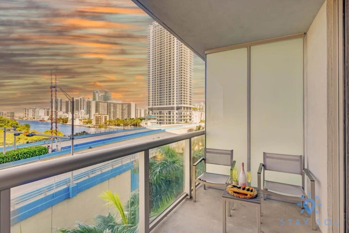 Balcony - Pool - Near Beach - Gym Hallandale Beach Exterior foto